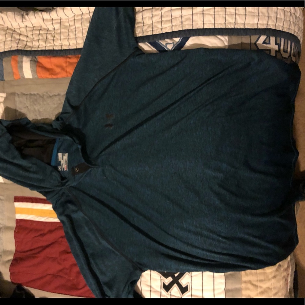 Under Armour Heat Gear pull over with hood